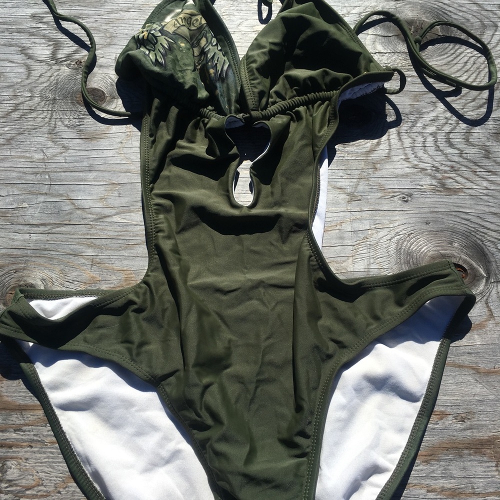 Bathing suit